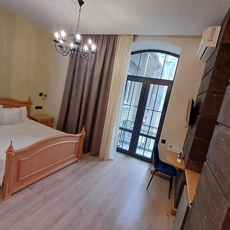 Old Avenue Hotel غيومري المظهر الخارجي الصورة