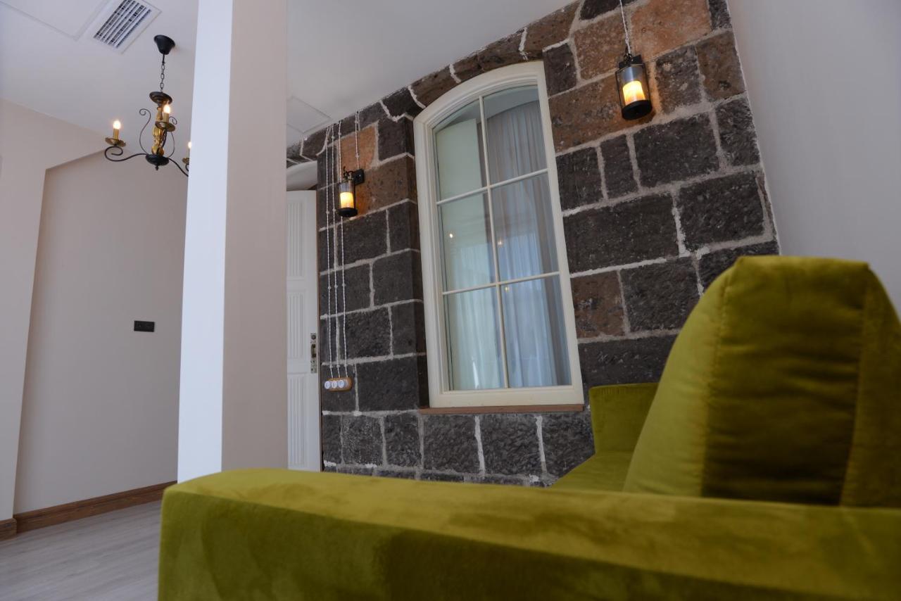 Old Avenue Hotel غيومري المظهر الخارجي الصورة