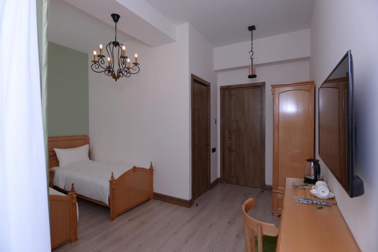 Old Avenue Hotel غيومري المظهر الخارجي الصورة