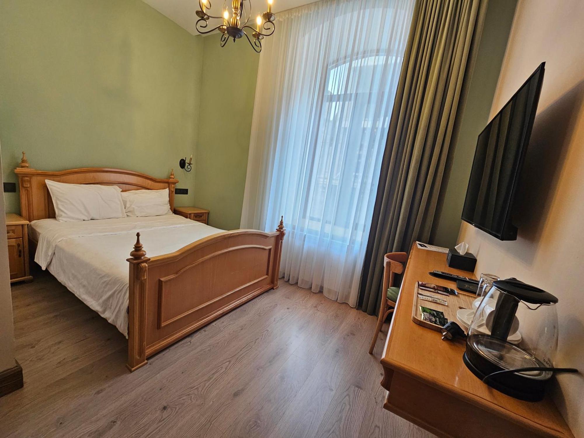 Old Avenue Hotel غيومري المظهر الخارجي الصورة