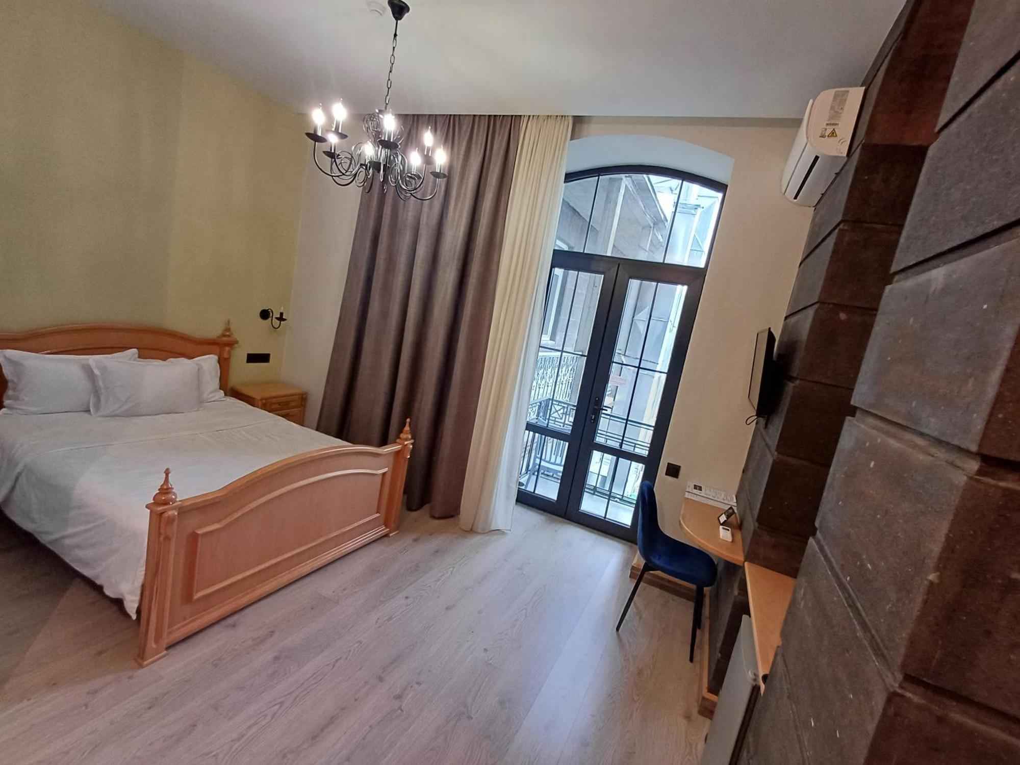 Old Avenue Hotel غيومري المظهر الخارجي الصورة