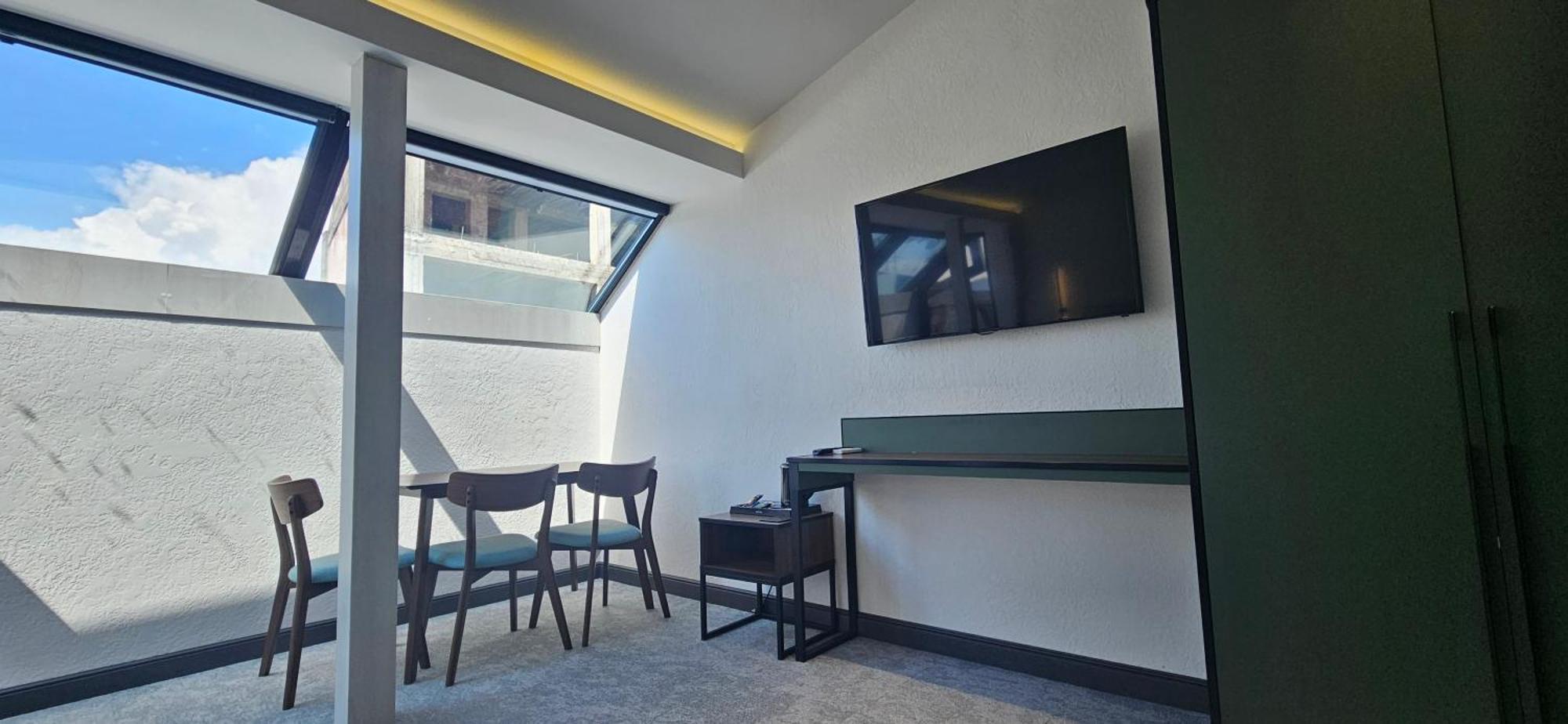 Old Avenue Hotel غيومري المظهر الخارجي الصورة